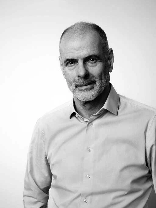 Peter Andres X Prolicht Portrait Designkooperation Leuchten Stehleuchte Bueroleuchte Hypro F