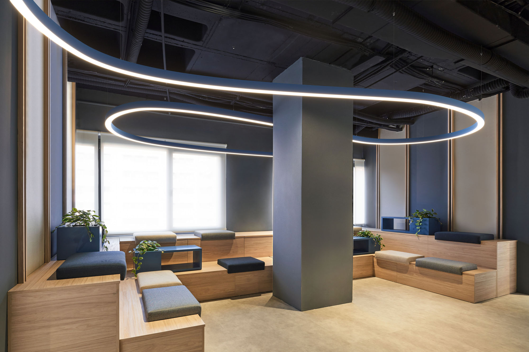 SUPER-G SLIM - Entrance (3)