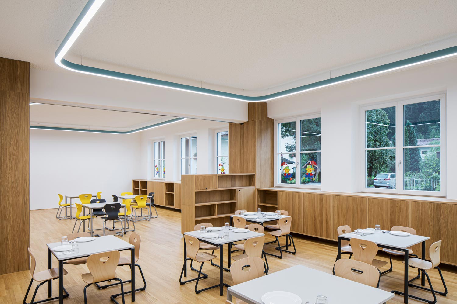 LED ceiling light for even illumination in group work rooms at a primary school