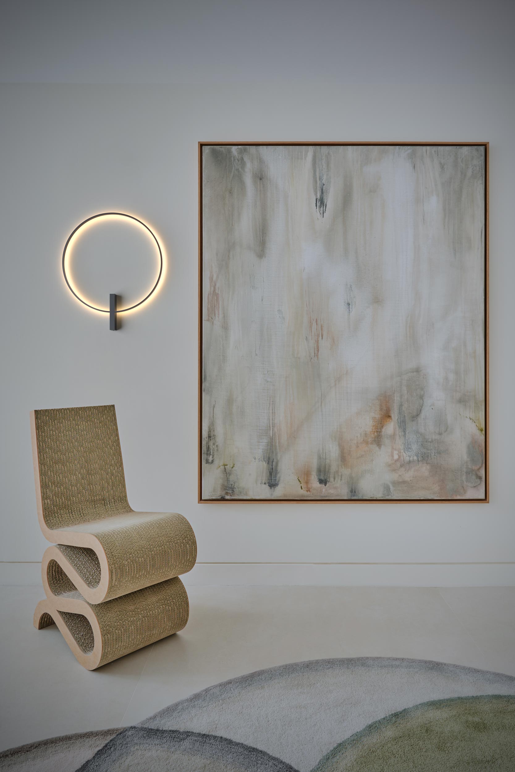 Just Black Halo – circular wall light in LED track system