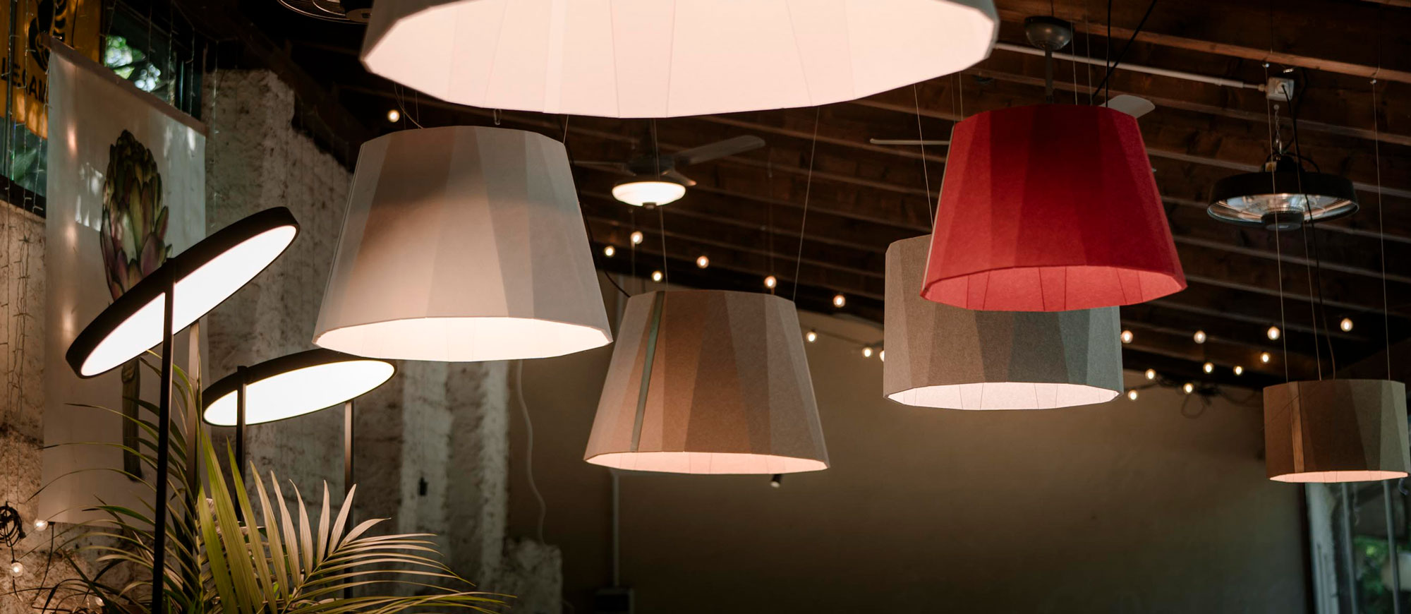 Pl Sept25 Silenzz Akustikleuchte In Bar Lampenschirm Verschiedene Farben