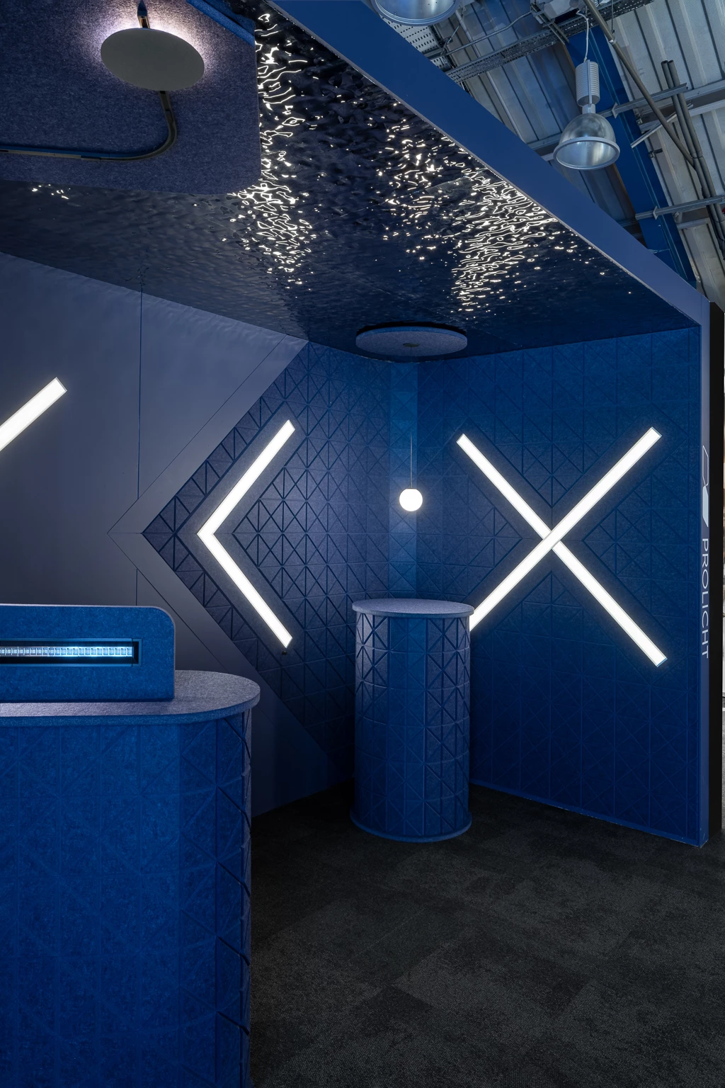 Light24 Prolicht 2024 Slider Recessed Bilo Akustik Minimal Track Disc 045